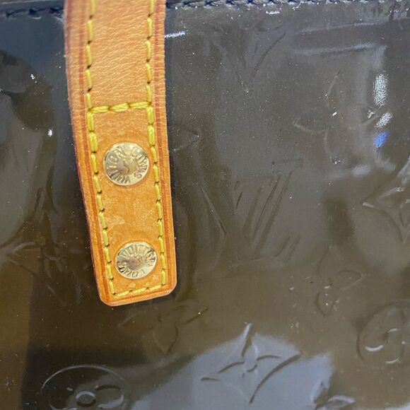 Louis Vuitton Bellevue Handbag Monogram Vernis PM Green - Picture 7 of 11